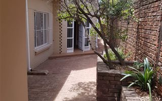 5 Bedroom House in Westdene