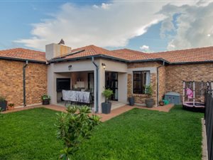 3 Bed Townhouse in Jansen Park