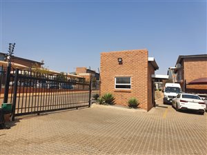 1548 m² Industrial space in Monavoni