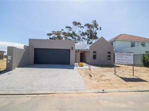 3 Bed House in Fairview Golf Estate