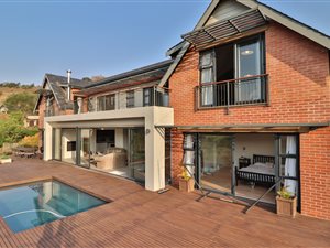 4 Bed House in Cotswold Downs Estate
