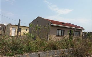 2 Bedroom House in Lovu