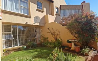 3 Bedroom Townhouse in Westdene