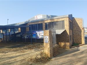 937 m² Industrial space in Stormill