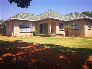 3 Bed House in Rhodesfield