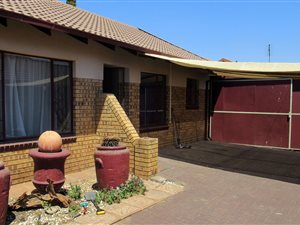 3 Bed House in Del Judor