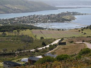 1281 m² Land available in Fernwood Estate