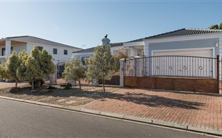 4 Bedroom House in Somerset Ridge