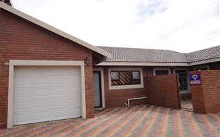 3 Bedroom Townhouse in Newcastle Central