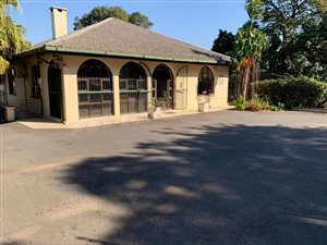 8 Bed House in Pinetown Central