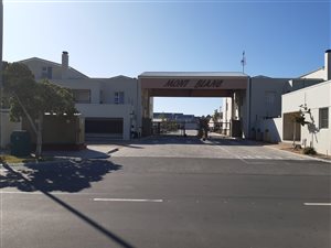 1 Bed Apartment in Gordons Bay Central