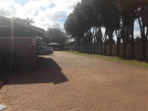 2 Bed Apartment in Weltevreden Park