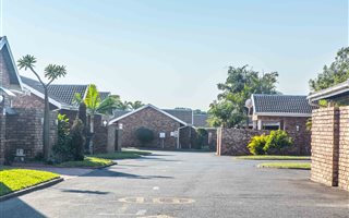 3 Bedroom Apartment in Arboretum