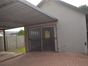 1 Bedroom House in Witpoortjie