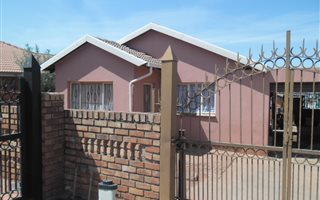 3 Bedroom House in Atteridgeville