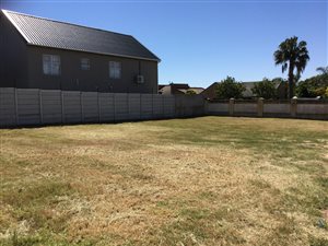 673 m² Land available in Uitzicht