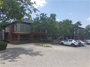 300 m² Office Space in Fourways