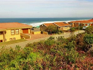 617 m² Land available in Dwarswegstrand