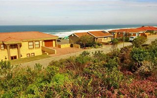 617 m² Land available in Dwarswegstrand