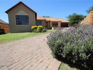 4 Bedroom House in Greenstone Gate
