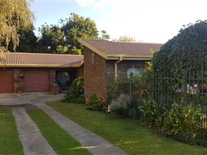 3 Bed House in Panorama