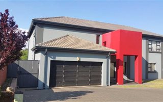 4 Bedroom House in Raslouw Glen