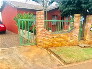 3 Bedroom House in Panorama Gardens