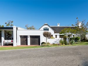 3 Bed House in Fancourt