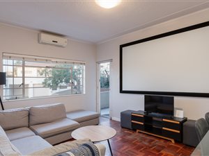 2 Bed Apartment in Sea Point
