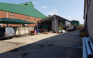 3150 m² Office Space in Alton