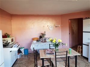 3 Bed House in Floors