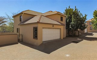 4 Bedroom House in Valleyview Estate