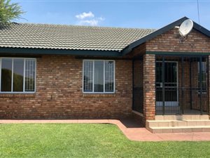 3 Bed Townhouse in Ekklesia