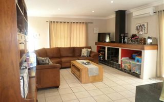 3 Bedroom Townhouse in Heuwelsig