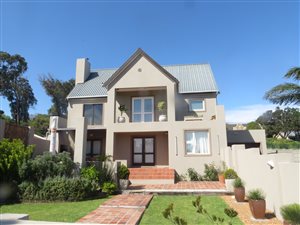 3 Bed House in De Bron