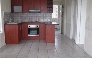 1 Bedroom Apartment in Bloubergstrand