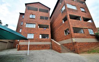 3 Bedroom Apartment in Winchester Hills