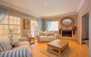 4 Bedroom House in Alphen Park