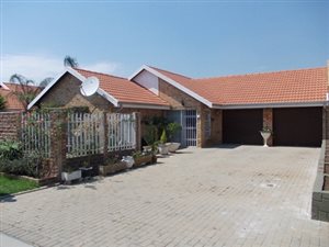 3 Bed Cluster in Bonaero Park