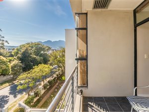 2 Bed Apartment in Dennesig