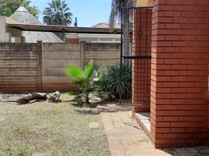 2 Bed House in Eloffsdal