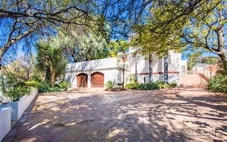 4 Bedroom House in Waterkloof Glen