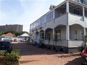 700 m² Commercial space in Windermere