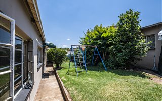 3 Bedroom House in Mayfair West