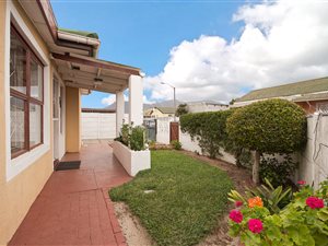 3 Bed House in Retreat