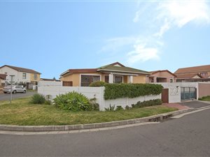 3 Bed House in Retreat