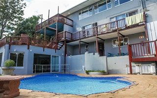 6 Bedroom House in Bonnie Doone