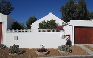 2 Bedroom House in Faerie Knowe