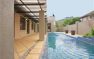 4 Bedroom House in Kanonberg