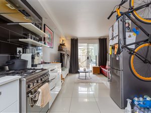 2 Bed Apartment in Lansdowne